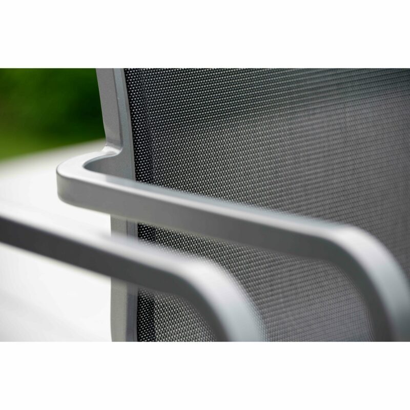 Stern "Oskar" Stapelsessel, Gestell Aluminium graphit, Sitzfläche Textilgewebe silbergrau