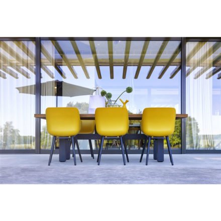 Hartman "Sophie Studio" Organic Chair, Gestell Aluminium carbon black, Sitzschale curry yellow mit "Sophie Yasmani" Gartentisch, Gestell carbon black, Teakplatte