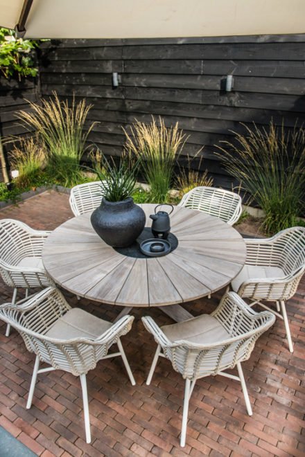 Hartman "Provence" Gartentisch, Teakholz mit "Cecilia" Gartenstuhl, Aluminium weiß, Geflecht ivory
