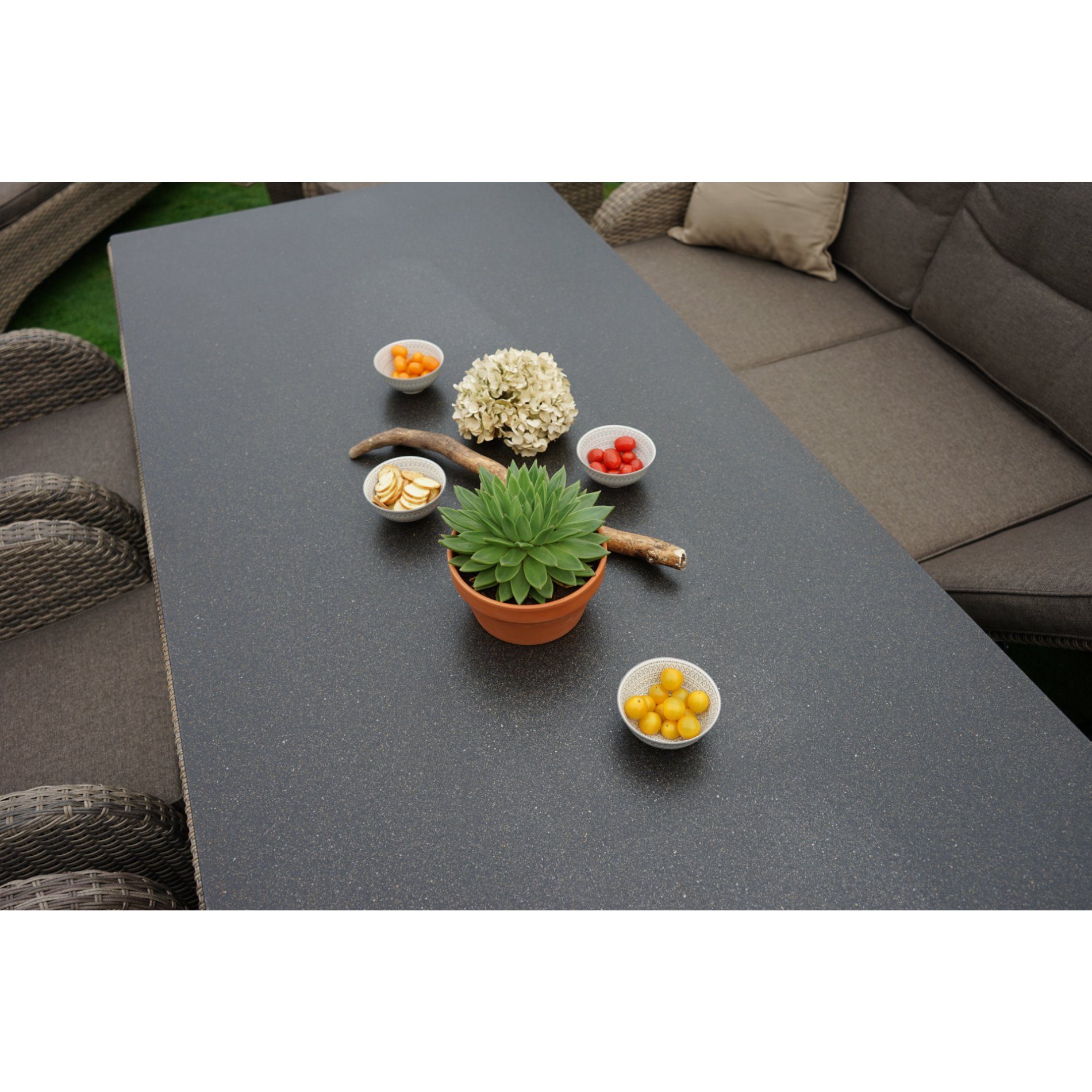 Ploß "Rabida" Dining-Set mit 3-Sitzer Comfort-Sofa, 3 Dining-Sesseln und Dining-Tisch (Copyright Ploß & Co.)