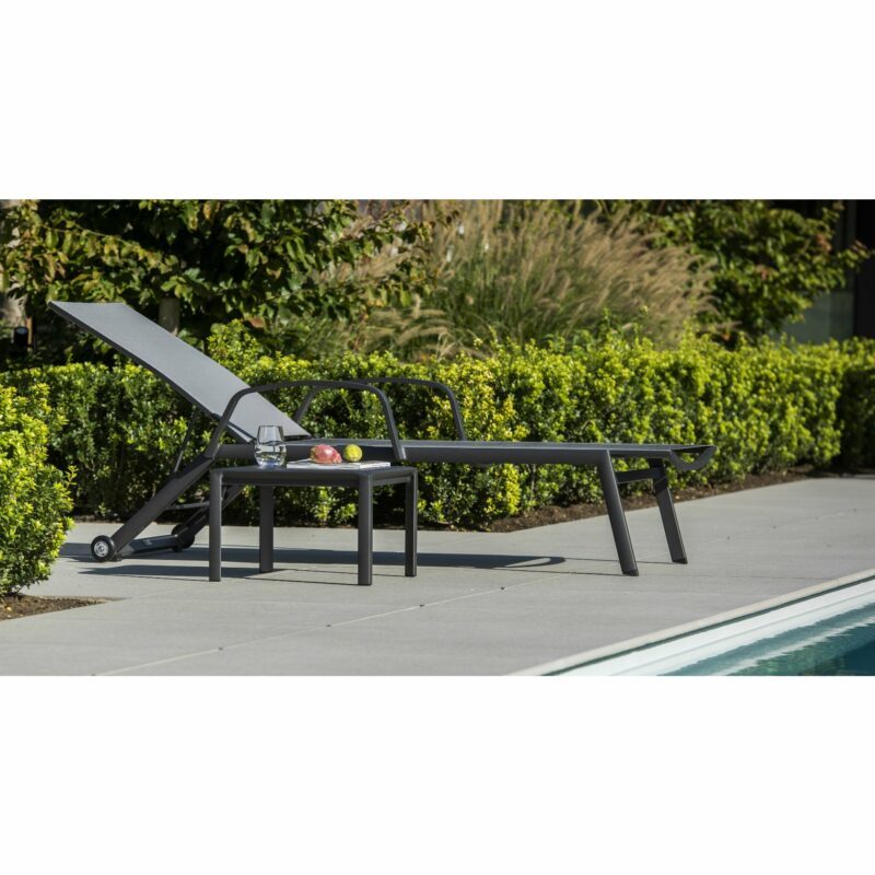 Jati&Kebon Sonnenliege "Hydra" mit Armlehnen, Gestell Aluminium eisengrau, Textilgewebe silbergrau