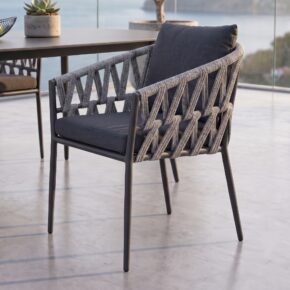 Jati&Kebon Dining-Sessel "Fortuna", Aluminium eisengrau, Rope cross weaving grau meliert, Kissen Natte sooty (Bild KI-generiert)