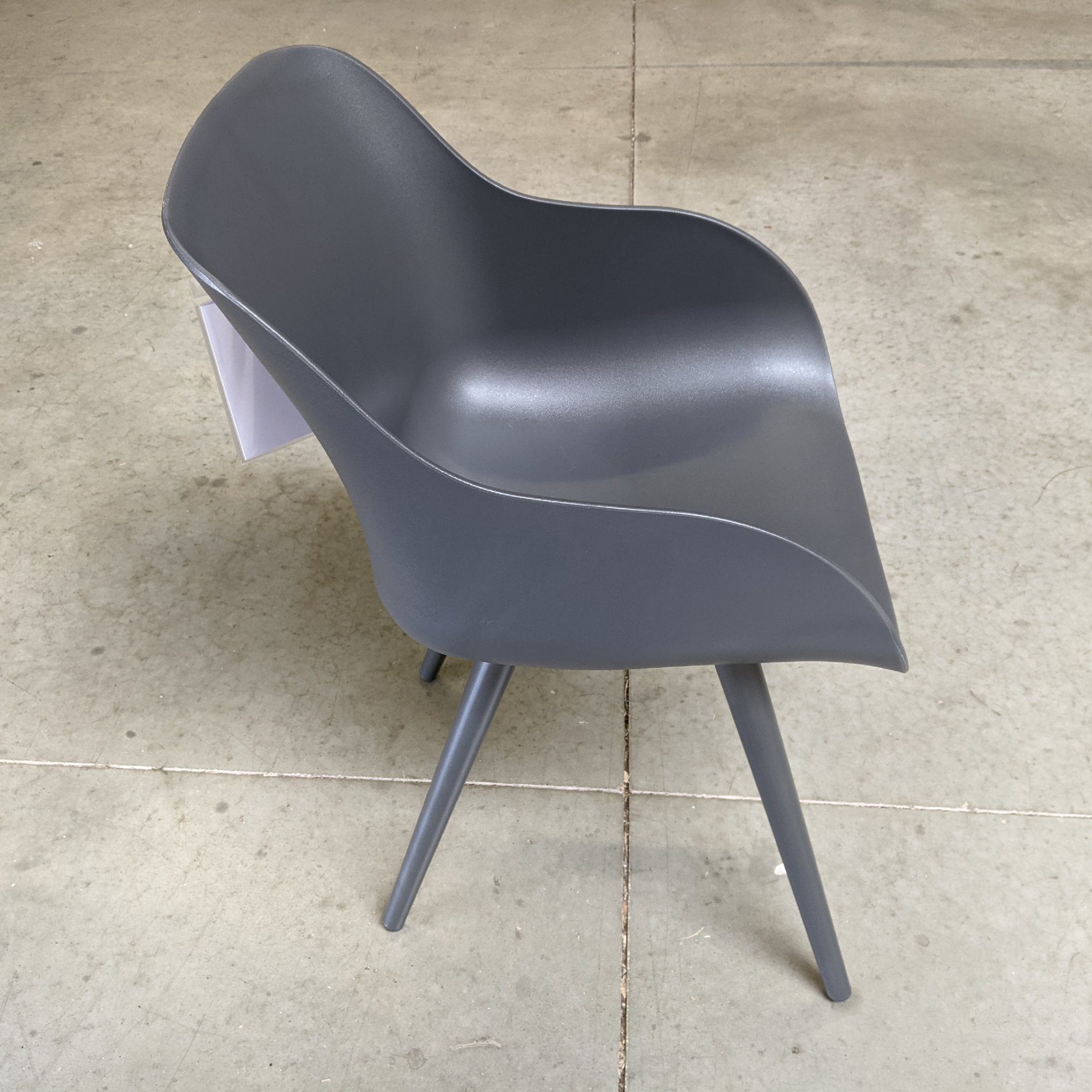 Hartman "Sophie Studio" Organic Chair, Gestell Aluminium xerix, Sitzschale Kunststoff xerix, Ausstellung Karlsruhe