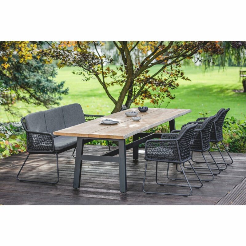 Niehoff "Tavo" Gartentisch, Gestell Aluminium anthrazit, Tischplatte Teakholz mit Baumkante mit Stuhl und Bank "Kubu"