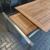SIT Mobilia "Etna" Gartentisch Ausziehtisch, Gestell Edelstahl gebürstet, Tischplatte Teakholz rahmenverleimt, 160/220x95 cm, Detail Auszug