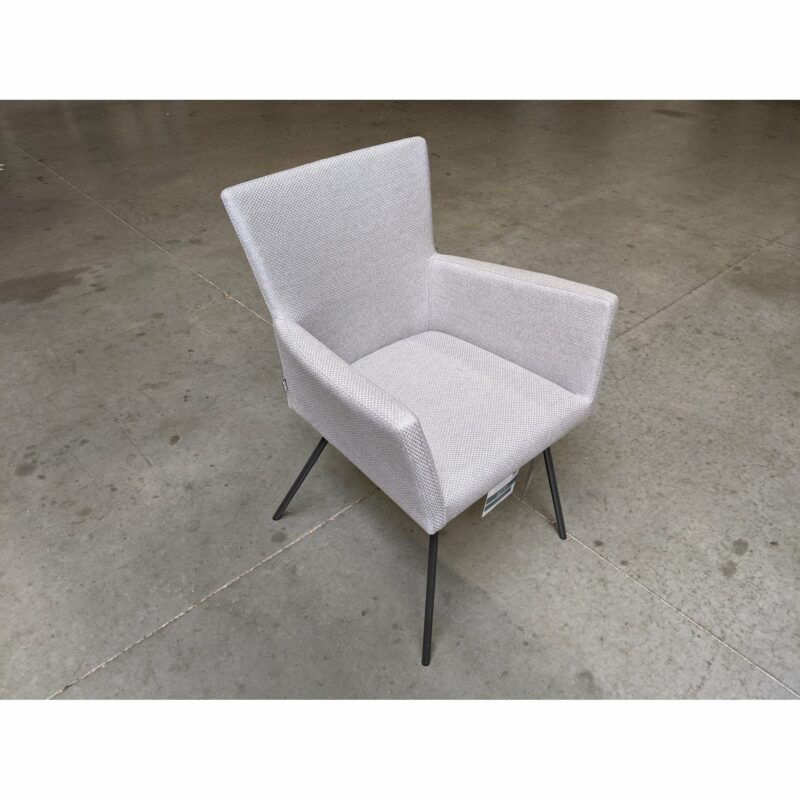 Stern "Artus Vip" Dining-Sessel, Edelstahl anthrazit, Outdoorstoff Kristall Silber - Ausstellung Karlsruhe
