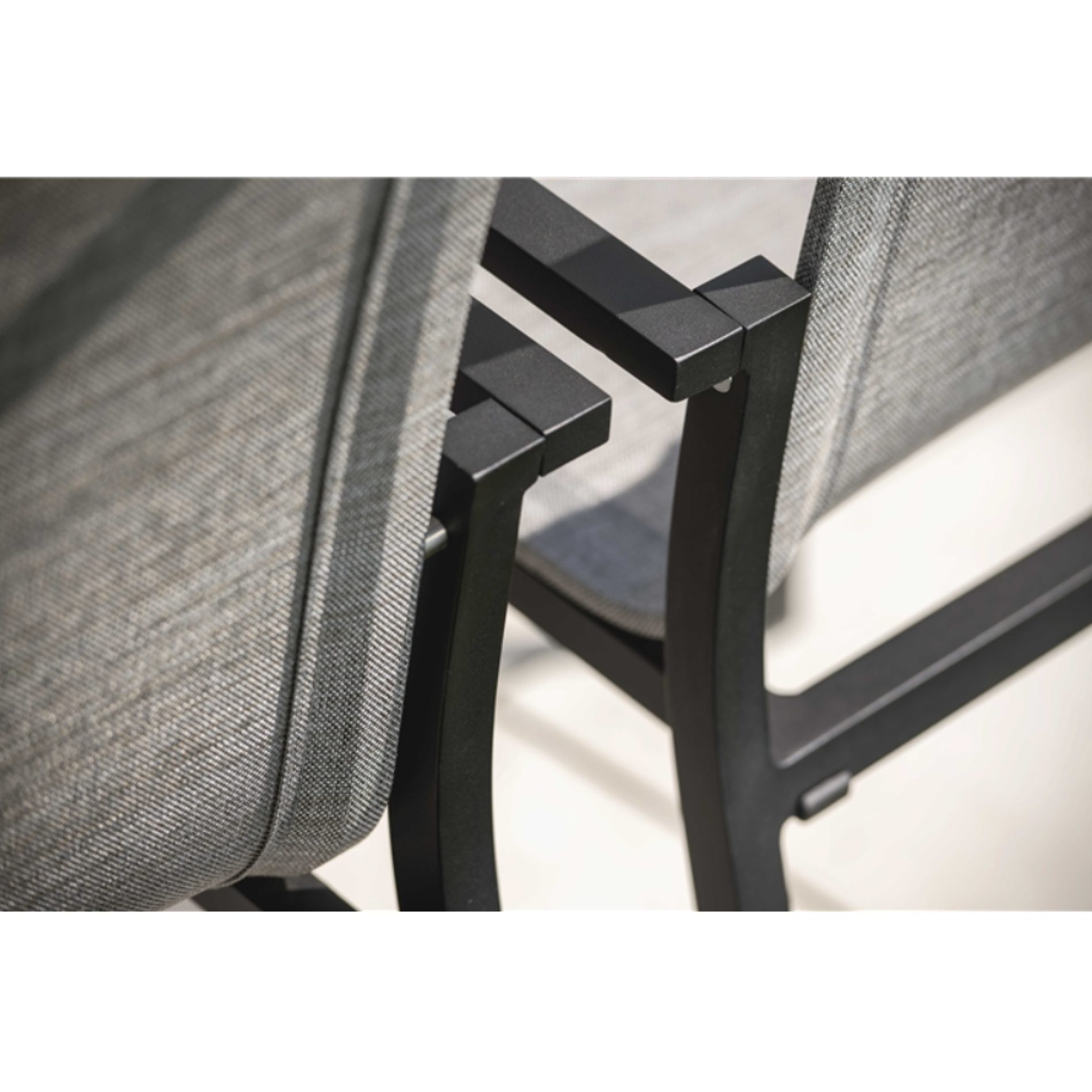 Stern "Evoee" Stapelsessel, Aluminium schwarz matt, Textilen Leinen grau