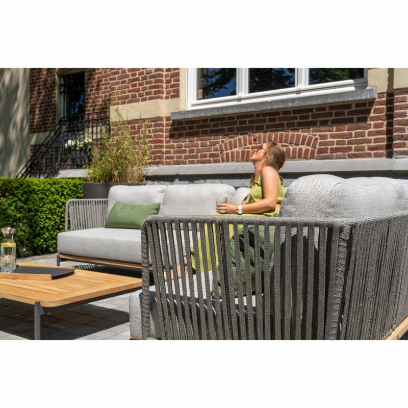 4Seasons Outdoor Loungeset "Castello", Gestell Aluminium anthrazit, Rahmen Teakholz, Rope-Bespannung grau, Kissen Olefin silvergrey, mit Loungetisch "Yoga", Gestell Edelstahl anthrazit, Tischplatte Teak