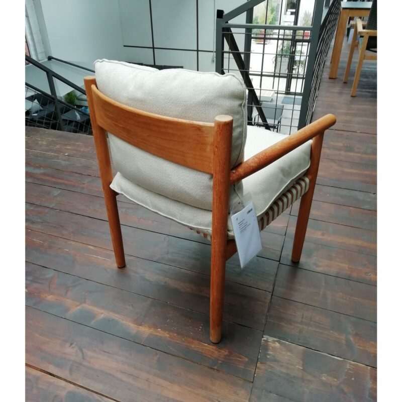 DEDON "TIBBO" Armlehnstuhl, Gestell Teak, Geflecht chalk, Ausstellung Karlsruhe