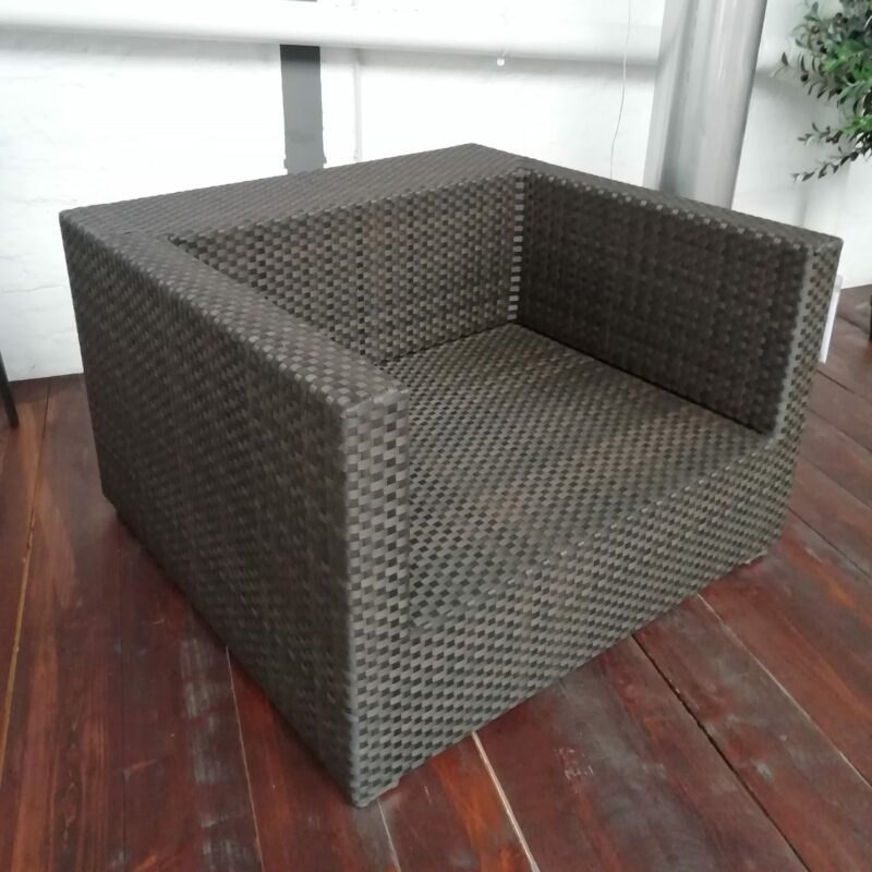 DEDON "LOUNGE" Loungesessel, Rahmen Aluminium, Geflecht DEDON-Faser java, Ausstellung Karlsruhe