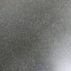 Ploß "Rabida" Diningtisch 220x100 cm, Untergestell Aluminium, Polyrattan-Geflecht champagner meliert, TIschplatte Glas Steinoptik, Detail Tischplatte, Ausstellung Karlsruhe
