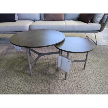 Cane-line "Twist" Beistelltische, Gestell Alu light grey, Platte HPL dark grey – Ausstellung Karlsruhe