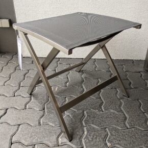 Diamond Garden "Venedig", Gartenhocker, Edelstahl, Textilgewebe schwarz/silber – Ausstellung Karlsruhe
