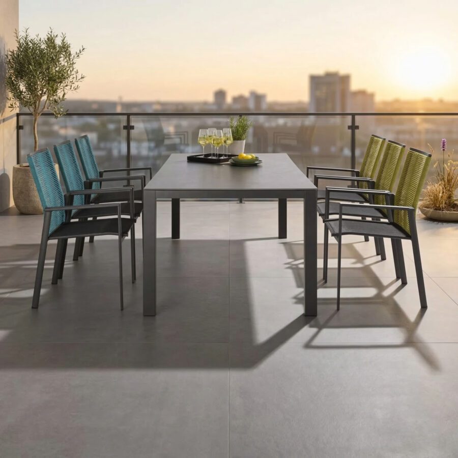 Liadomo Set mit "Scalea" Tisch 210x100 cm, Alu anthrazit, Tischplatte Sinterstein Granitoptik und "Limbadi" Stapelstuhl, Alu anthrazit, Textilgewebe anthrazit, Rope grün und blau