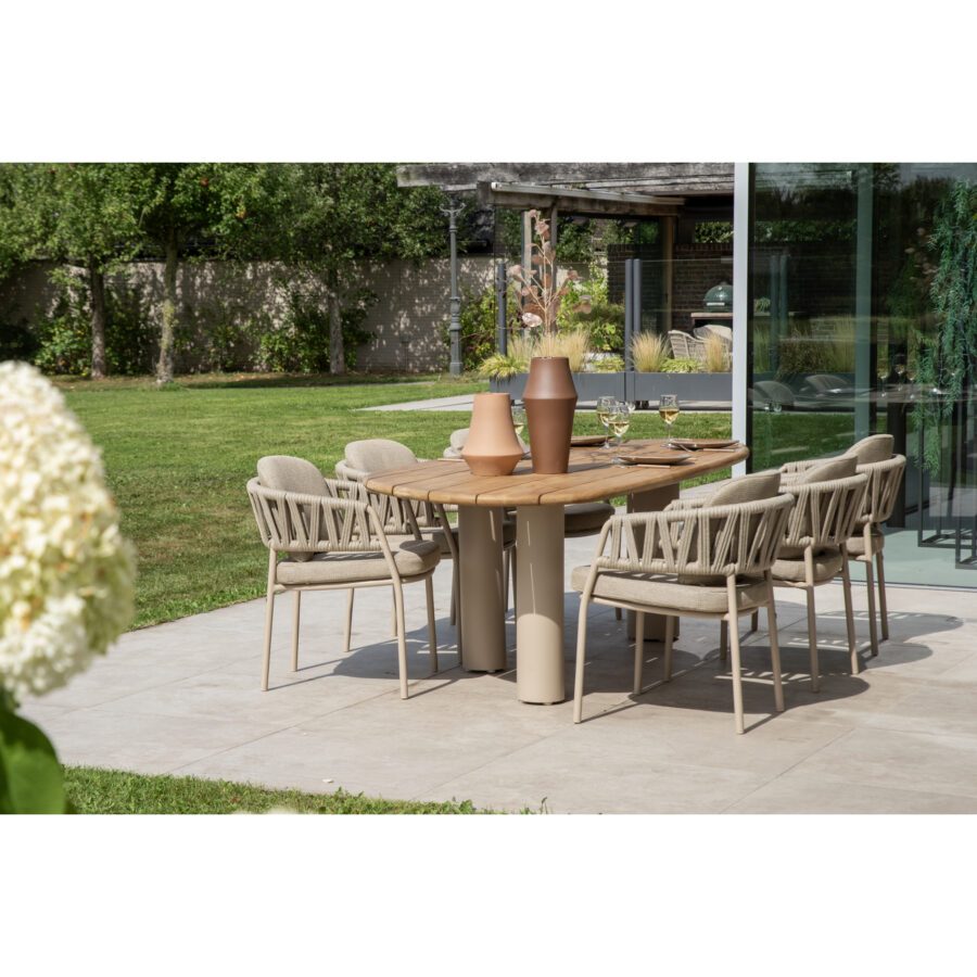 4Seasons Outdoor "Calma" Diningsessel, Gestell Aluminium latte, Rope-Bespannung taupe, Kissen Olefin taupe mit "Estate" Gartentisch, Tischplatte Teak