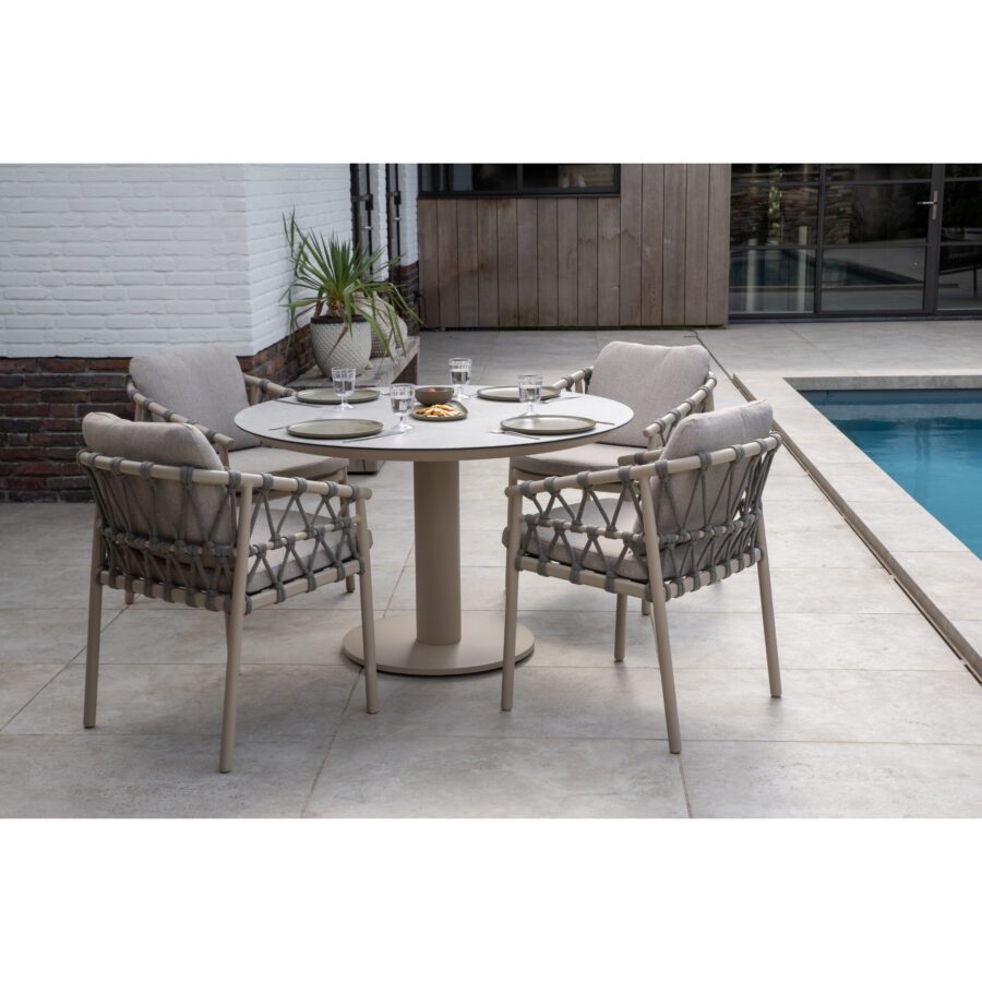 4Seasons Outdoor "Piacenza" Diningsessel, Gestell Aluminium latte, Rope-Bespannung grau, Kissen Olefin hellgrau mit "Sarah" Gartentisch, Tischplatte Glaskeramik grau
