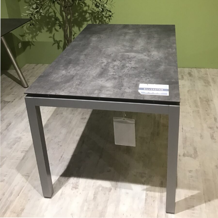 Stern Tisch 130x80 cm, Aluminium graphit, HPL Zement - Ausstellung Weil am Rhein