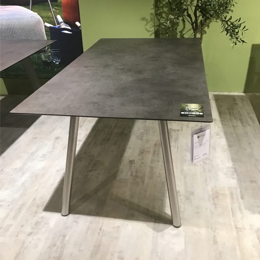 Stern "Interno" Gartentisch 180x100 cm, Gestell Edelstahl, Tischplatte HPL Dekor Metallic Grau - Ausstellung Weil am Rhein