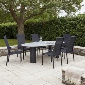 Gartenmöbel-Set mit Liadomo "Limbadi" Hochlehner und CASA DOMA "Lioni" Gartentisch 260xx115 cm, Gestelle Aluminium anthrazit, Armlehnen Aluminium (Bild KI-generiert)