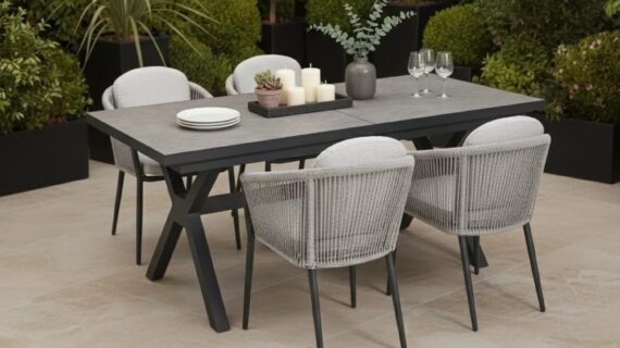 Liadomo Gartenmöbel-Set "Benevento/Latina" 5-tlg., Aluminium anthrazit, Rope & Kissen light grey, Tisch 200/260x100 cm, Sinterstein dunkelgrau (Bild KI-generiert)